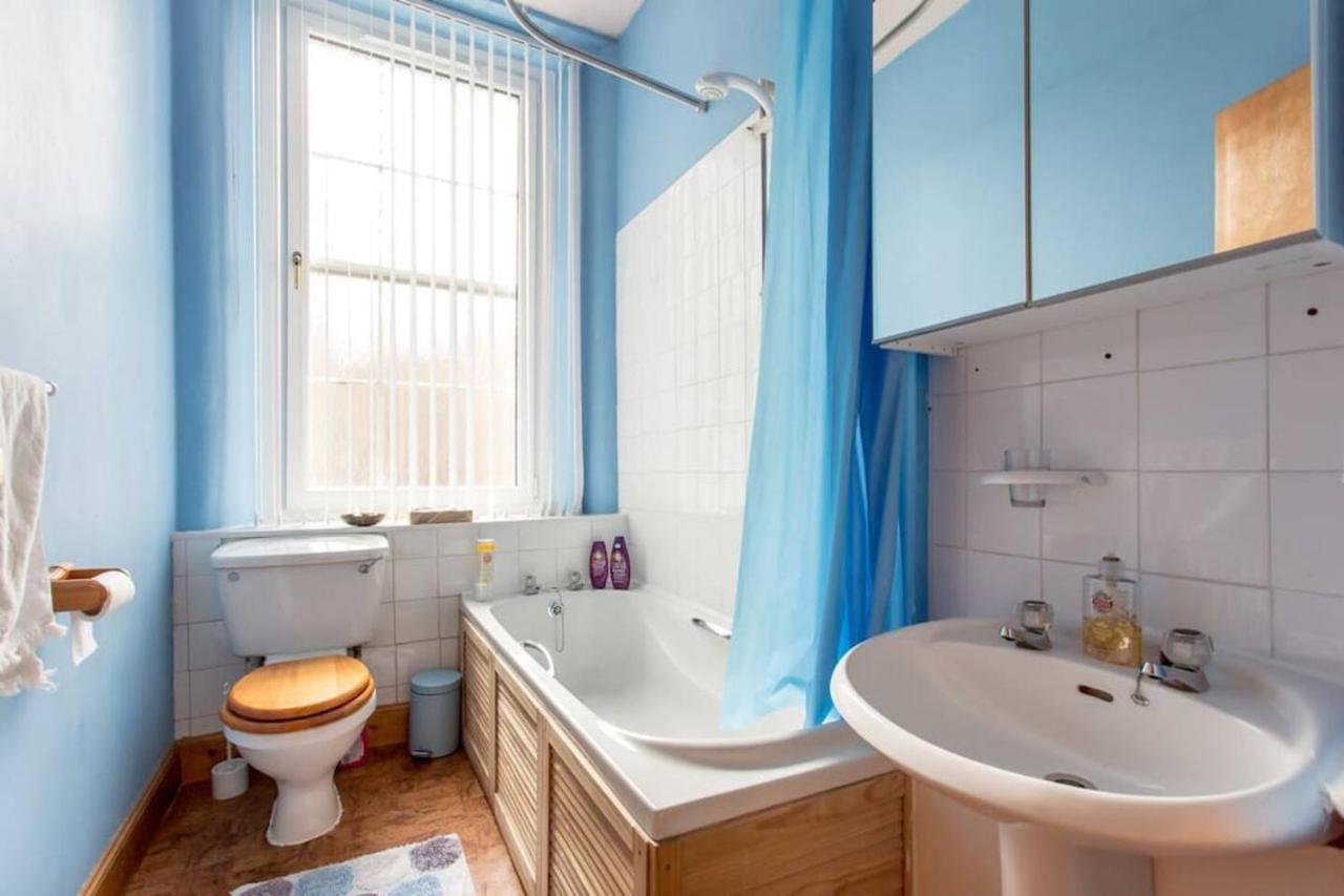Joivy 3 Bed Flat In Old Town, Close To Grassmarket EDI Buitenkant foto
