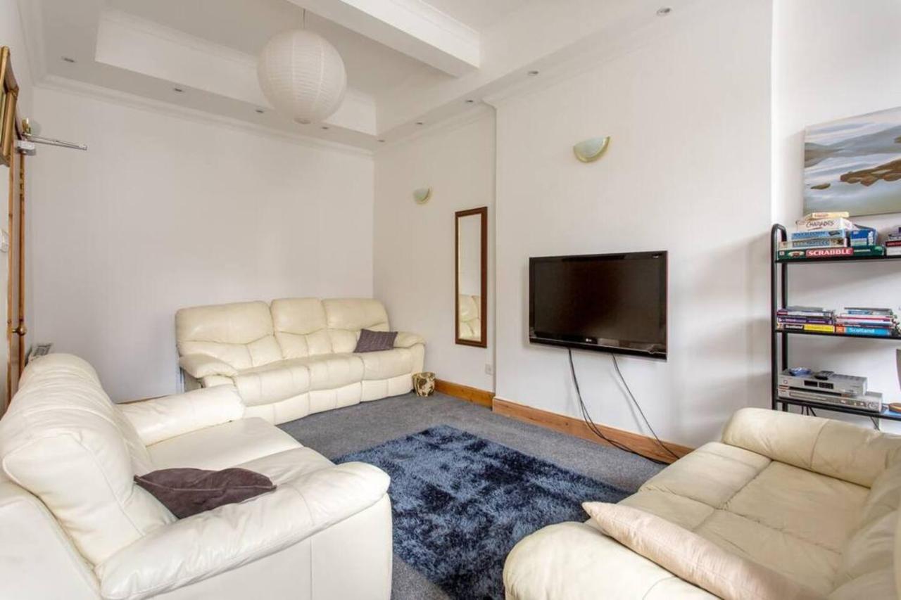 Joivy 3 Bed Flat In Old Town, Close To Grassmarket EDI Buitenkant foto