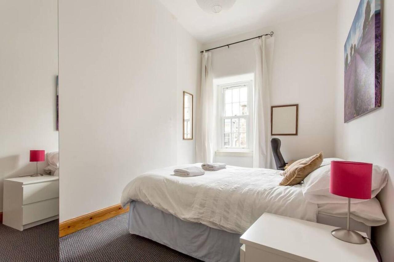 Joivy 3 Bed Flat In Old Town, Close To Grassmarket EDI Buitenkant foto