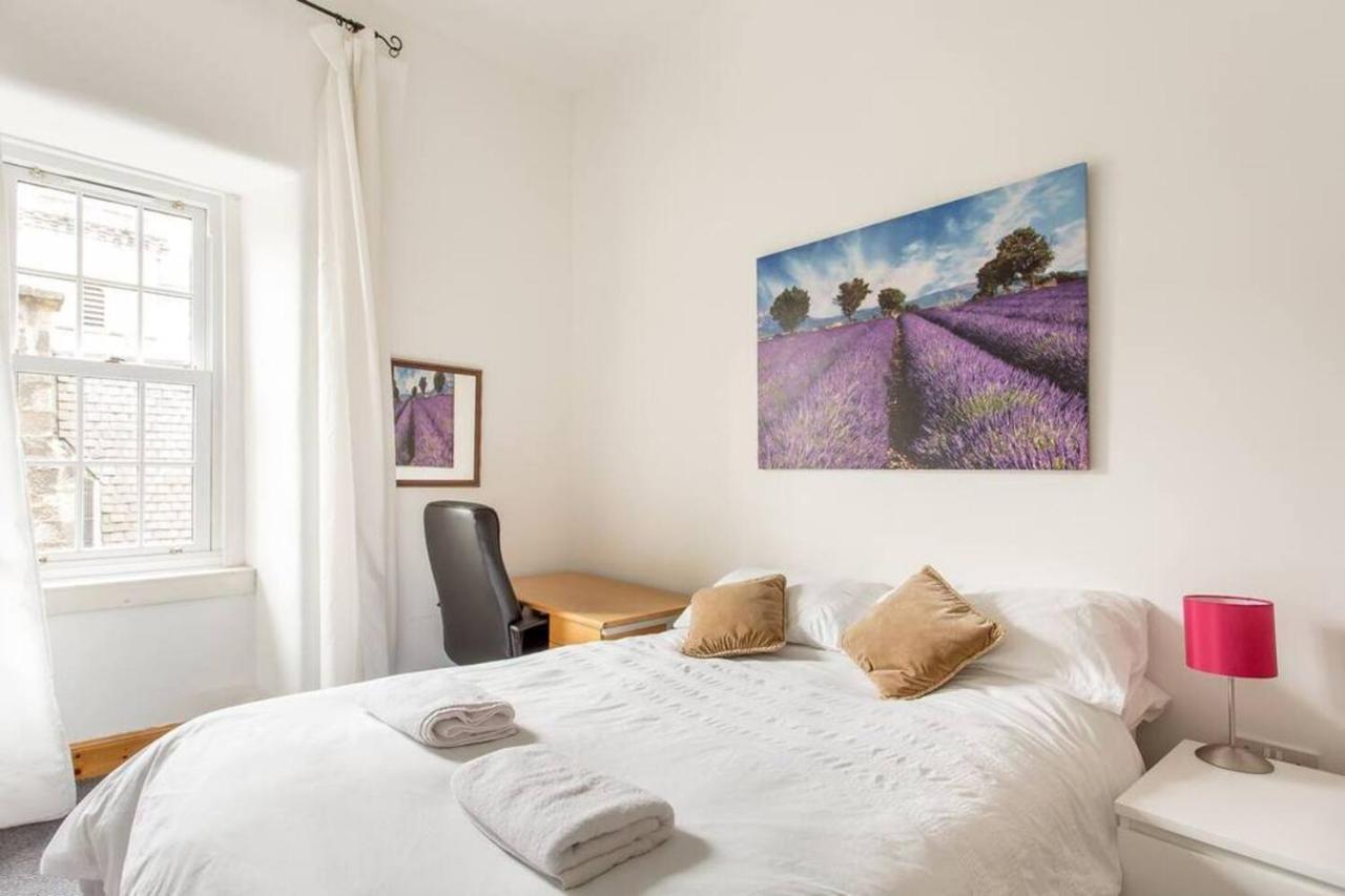 Joivy 3 Bed Flat In Old Town, Close To Grassmarket EDI Buitenkant foto