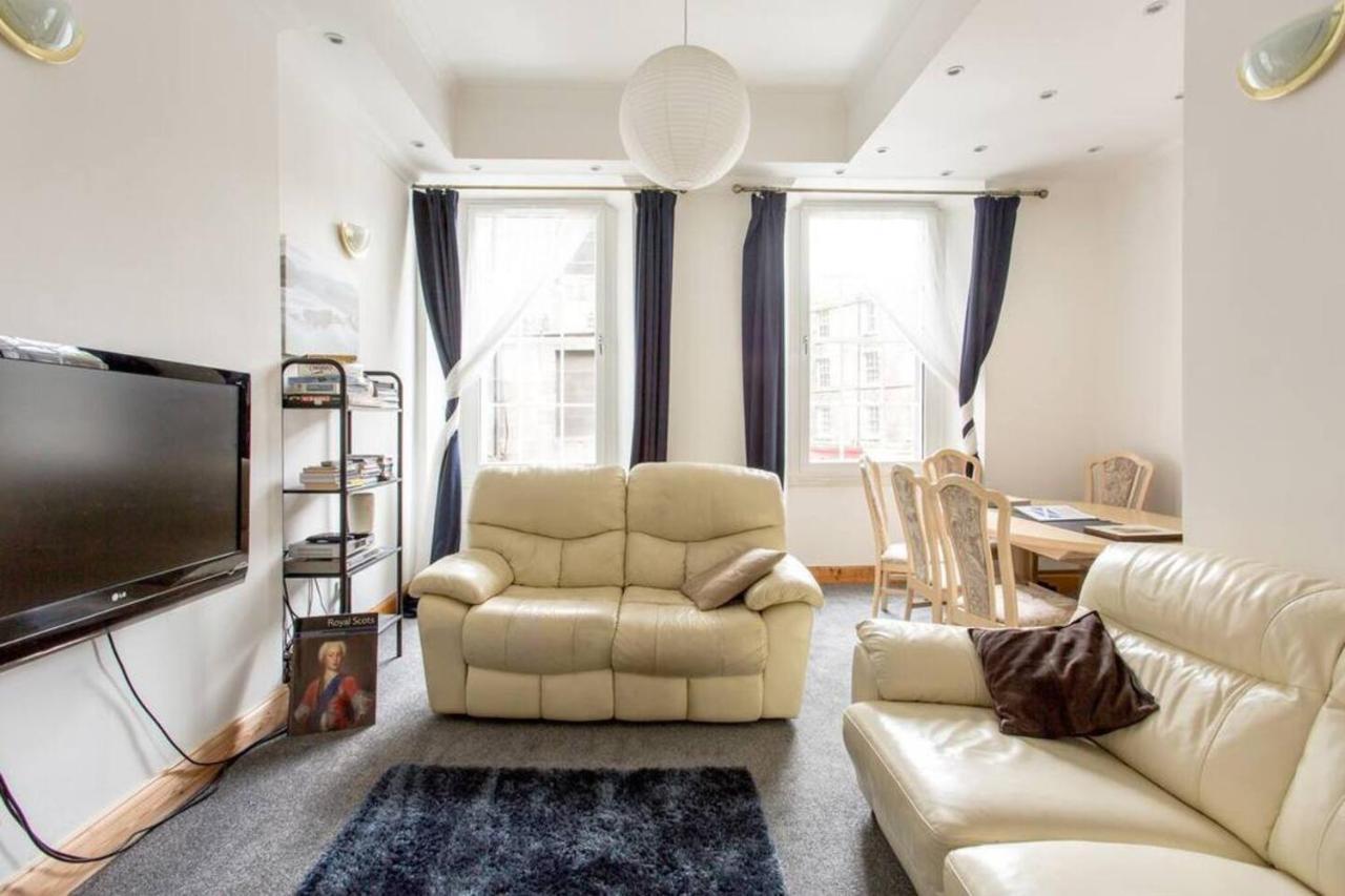 Joivy 3 Bed Flat In Old Town, Close To Grassmarket EDI Buitenkant foto