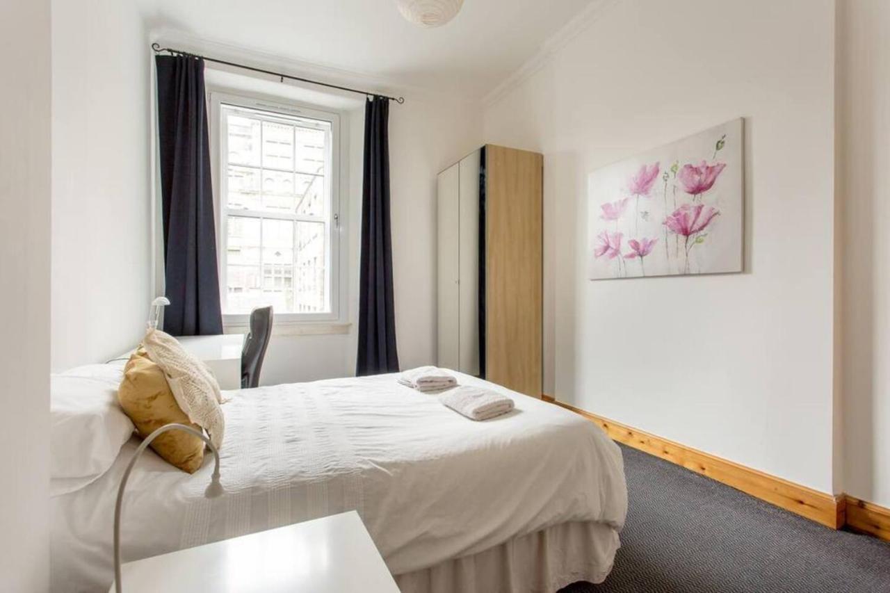 Joivy 3 Bed Flat In Old Town, Close To Grassmarket EDI Buitenkant foto