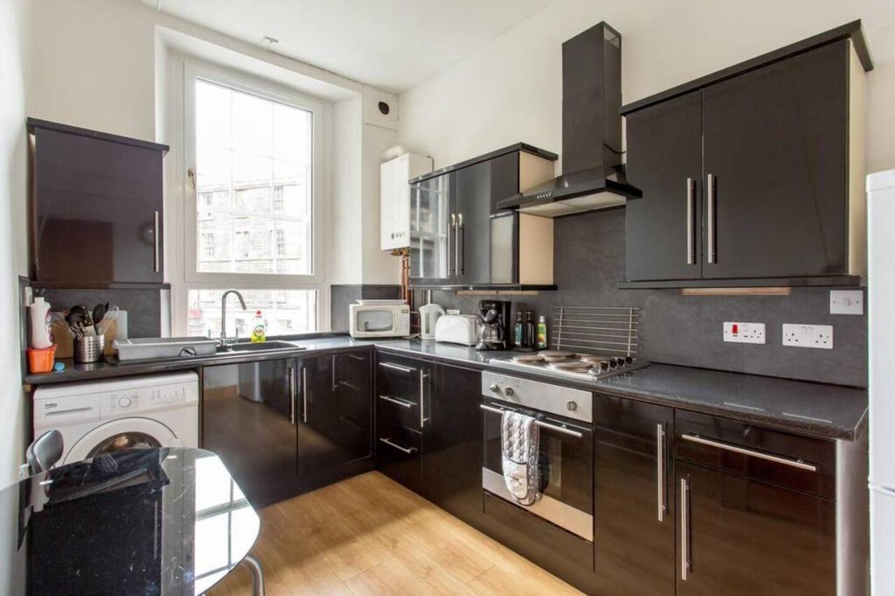 Joivy 3 Bed Flat In Old Town, Close To Grassmarket EDI Buitenkant foto