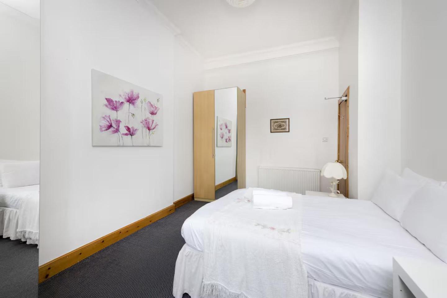 Joivy 3 Bed Flat In Old Town, Close To Grassmarket EDI Buitenkant foto