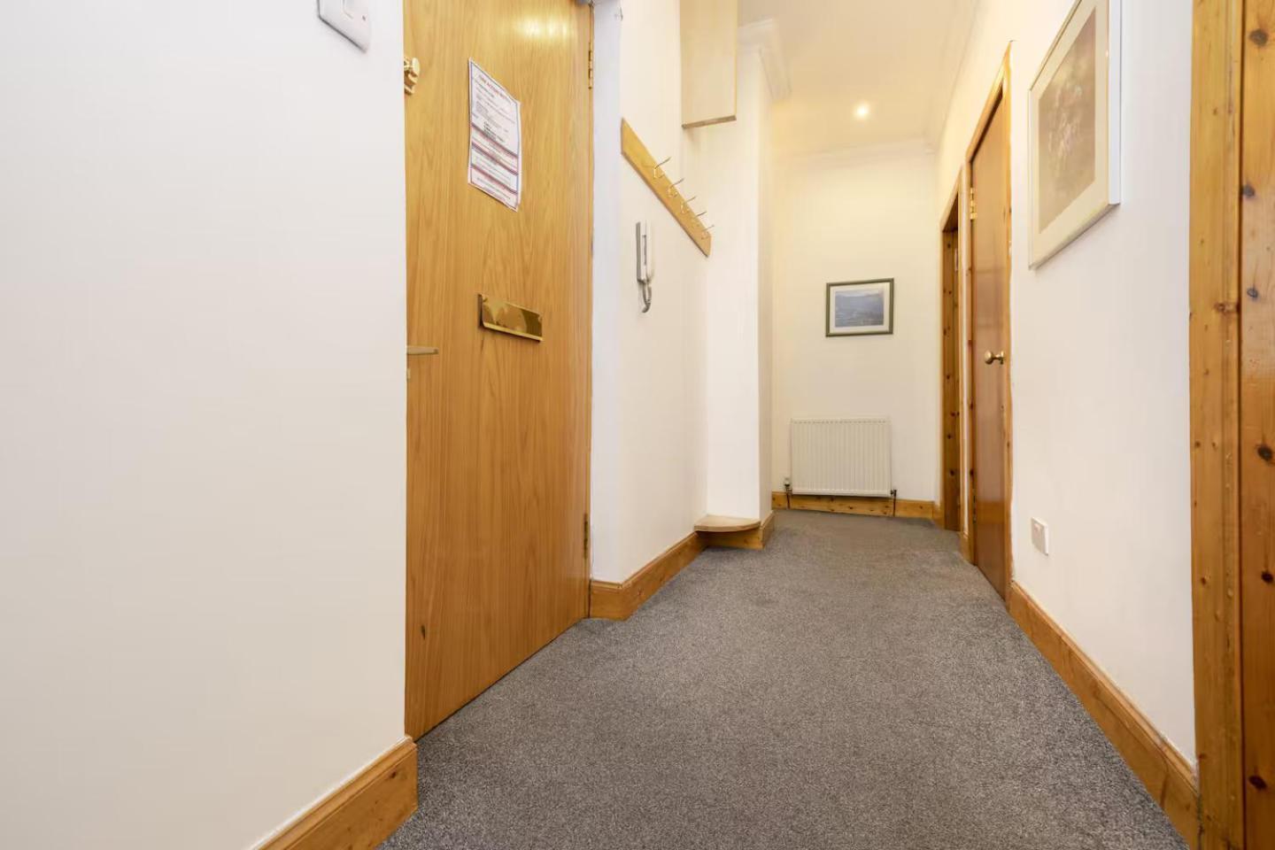 Joivy 3 Bed Flat In Old Town, Close To Grassmarket EDI Buitenkant foto