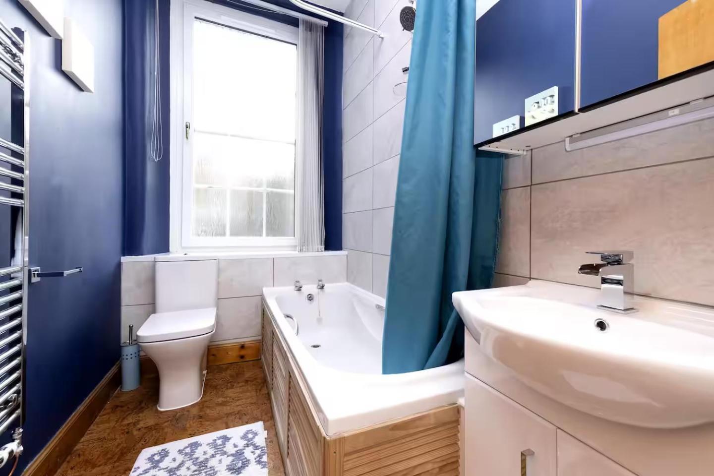 Joivy 3 Bed Flat In Old Town, Close To Grassmarket EDI Buitenkant foto